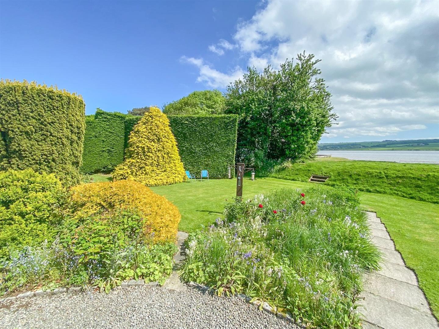 Property For Sale in Dingwall IV15 9QU Munro & Noble, Estate Agents